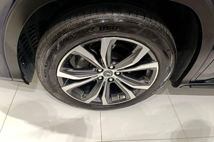 Used Lexus RX 2020 Facelifted 300 4x4 Elegant Edition Left Front Wheel Hub