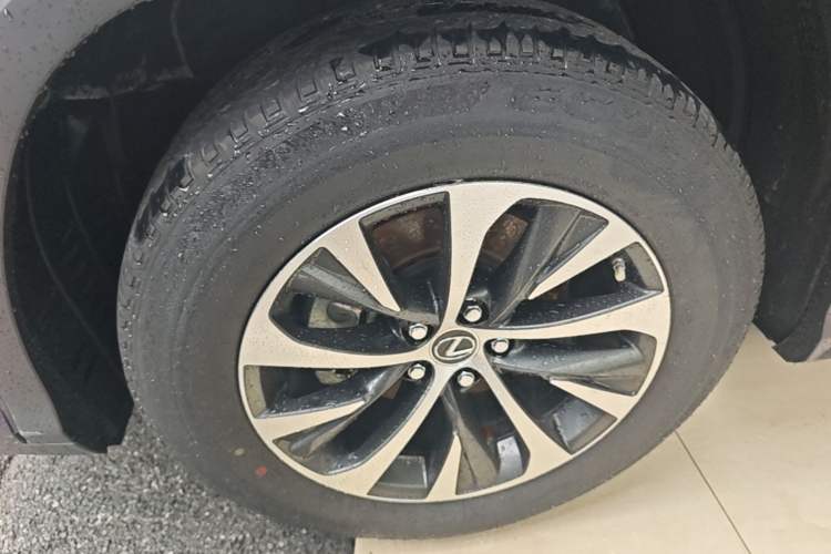 Used Lexus RX 2020 Revised Version 300 Two-Wheel Drive Elite Edition Left Front Wheel Hub