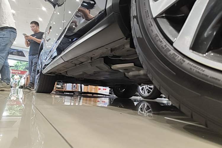 Used Lexus RX 2020 300 4x4 Elegant Edition China VI Left Side Sill
