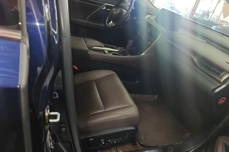 Used Lexus RX 2020 Facelifted 300 4x4 Elegant Edition Right Front Seat
