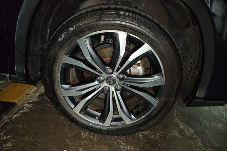 Used Lexus RX 2020 Facelifted 300 4x4 Elegant Edition Right Front Wheel Hub
