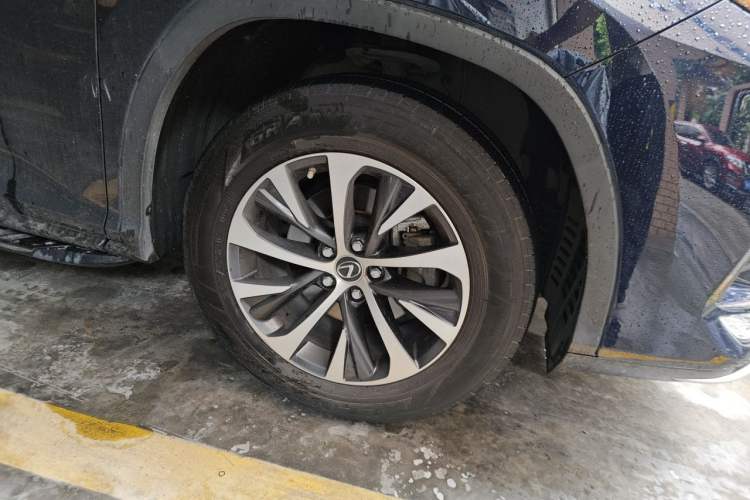 Used Lexus RX 2020 Revised Version 300 Two-Wheel Drive Comfort Edition Right Front Wheel Hub