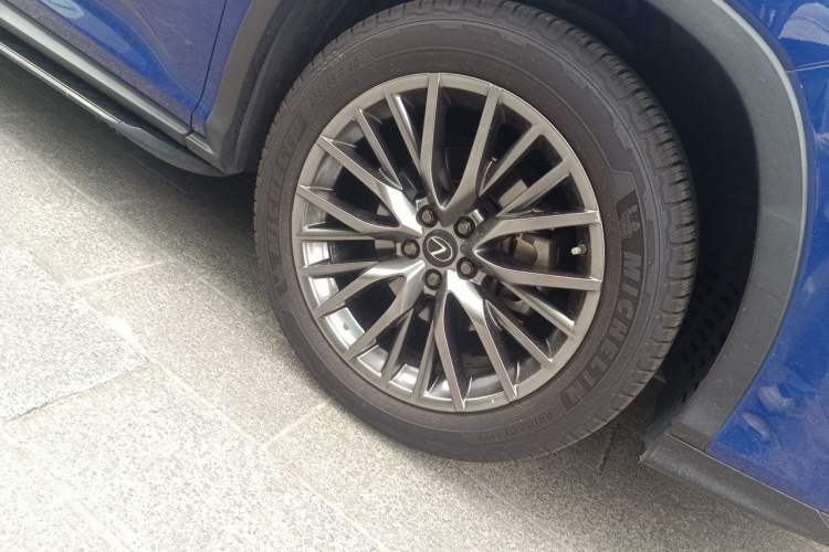 Used Lexus RX 2020 Revised Version 300 Four-Wheel Drive F SPORT Right Front Wheel Hub