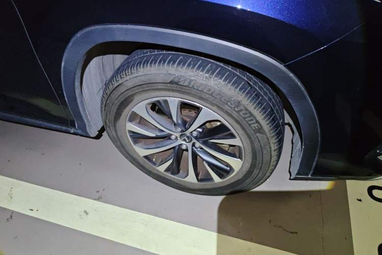 Used Lexus RX 2020 Revised Version 300 Two-Wheel Drive Elite Edition Right Front Wheel Hub