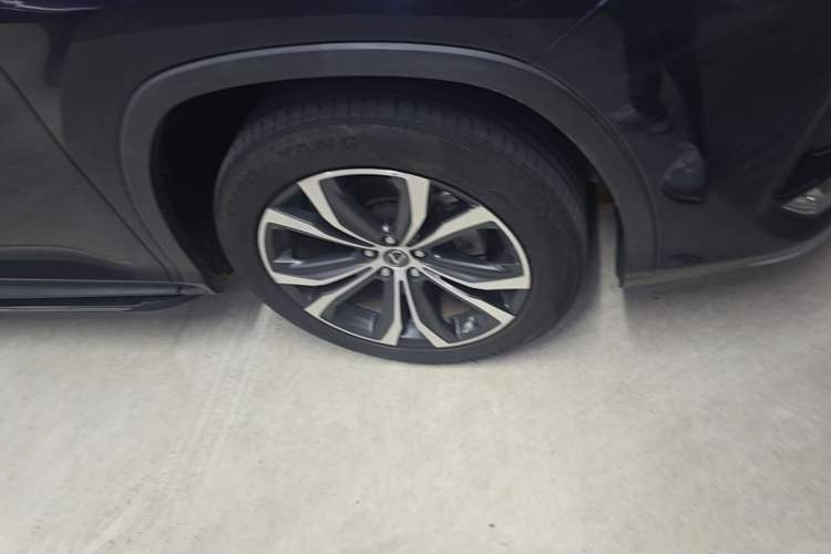 Used Lexus RX 2020 Facelifted 300 4x4 Elegant Edition Right Front Wheel Hub