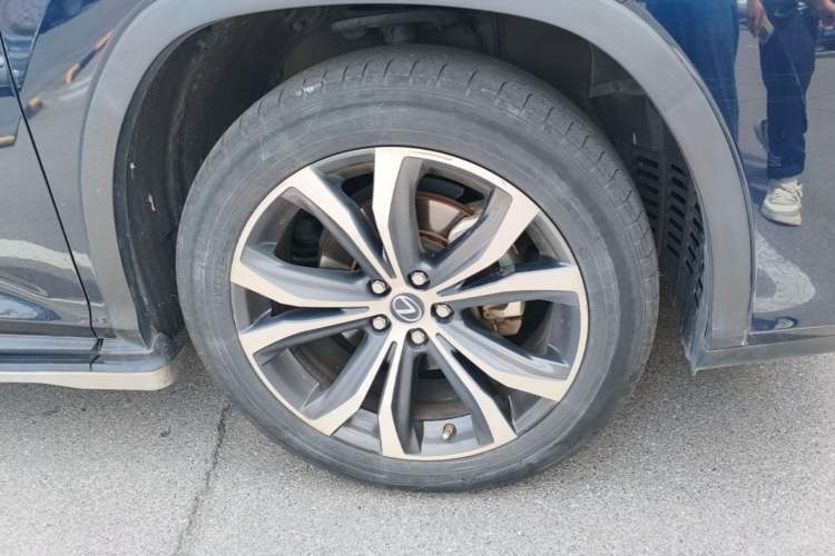 Used Lexus RX 2020 Facelifted 300 4x4 Elegant Edition Right Front Wheel Hub