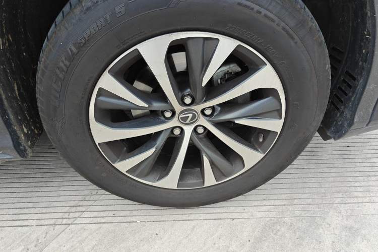 Used Lexus RX 2020 300 Two-Wheel Drive Elite Edition China VI Standard Right Front Wheel Hub