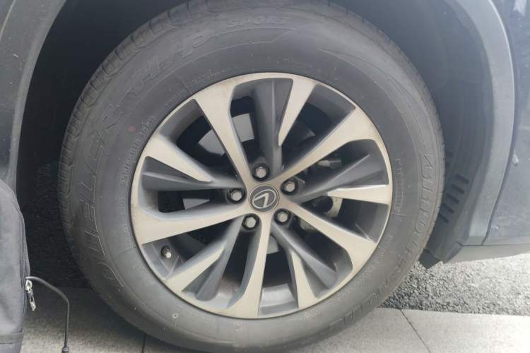 Used Lexus RX 2020 300 Two-Wheel Drive Elite Edition China VI Standard Right Front Wheel Hub