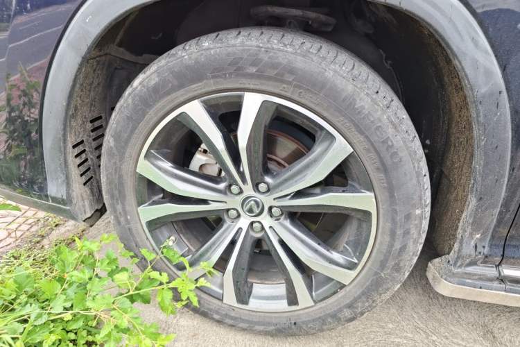 Used Lexus RX 2020 Facelifted 300 4x4 Elegant Edition Right Front Wheel Hub