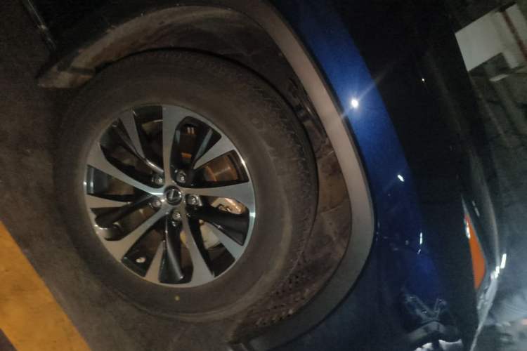 Used Lexus RX 2020 Revised Version 300 Two-Wheel Drive Elite Edition Right Front Wheel Hub