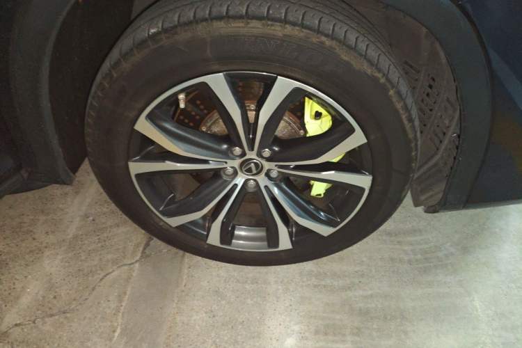 Used Lexus RX 2020 300 4x4 Elegant Edition China VI Right Front Wheel Hub