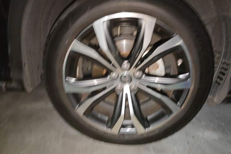 Used Lexus RX 2020 Facelifted 300 4x4 Elegant Edition Right Front Wheel Hub