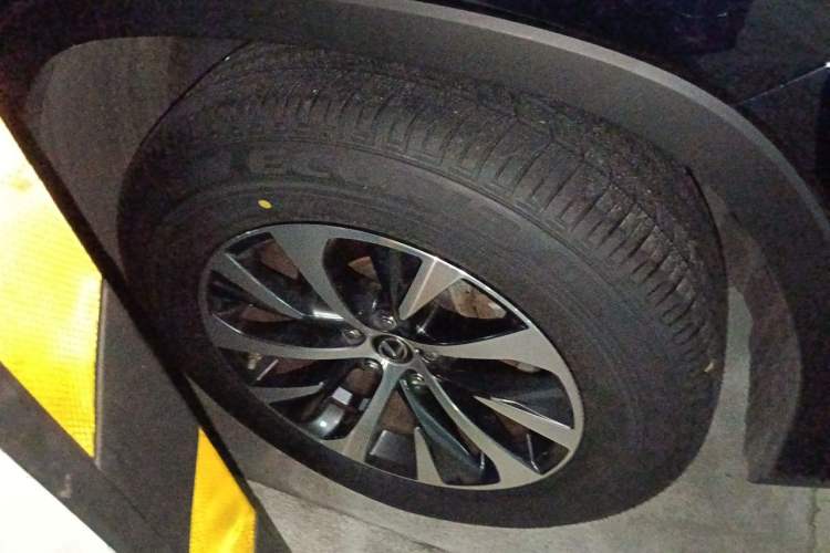 Used Lexus RX 2020 300 Two-Wheel Drive Comfort Edition China VI Standard Right Front Wheel Hub