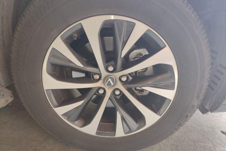 Used Lexus RX 2020 Revised Version 300 Two-Wheel Drive Comfort Edition Right Front Wheel Hub