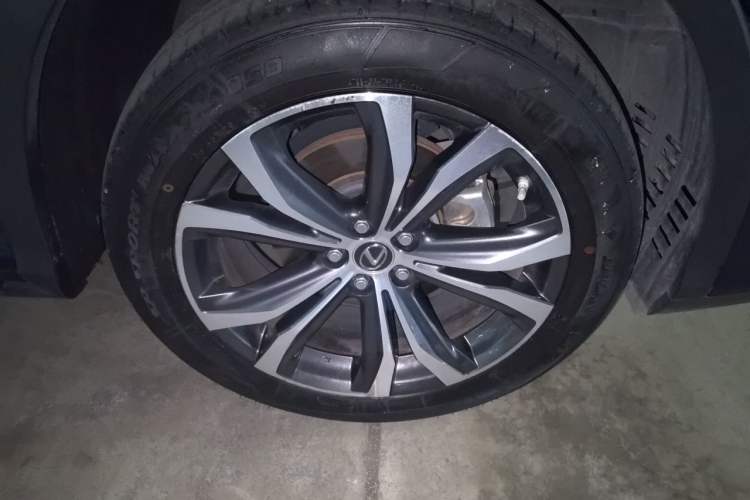 Used Lexus RX 2020 Facelifted 300 4x4 Elegant Edition Right Front Wheel Hub