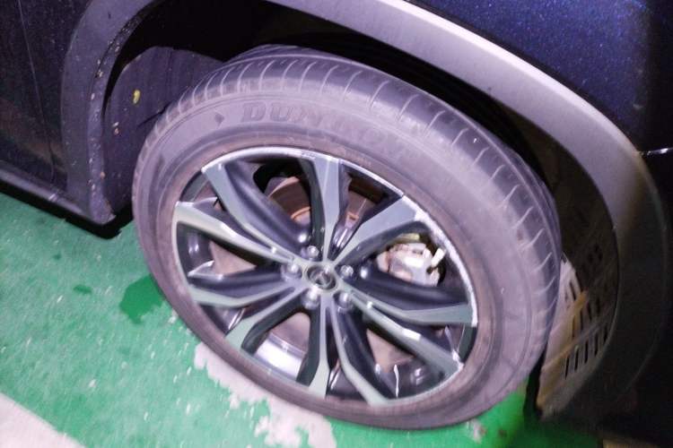 Used Lexus RX 2020 Facelifted 300 4x4 Elegant Edition Right Front Wheel Hub