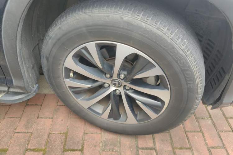 Used Lexus RX 2020 Revised Version 300 Two-Wheel Drive Comfort Edition Right Front Wheel Hub