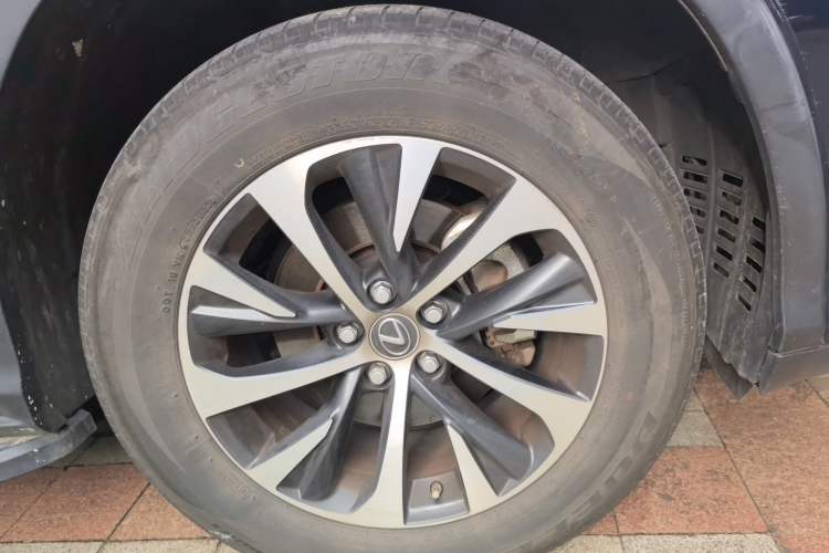 Used Lexus RX 2020 Revised Version 300 Two-Wheel Drive Comfort Edition Right Front Wheel Hub