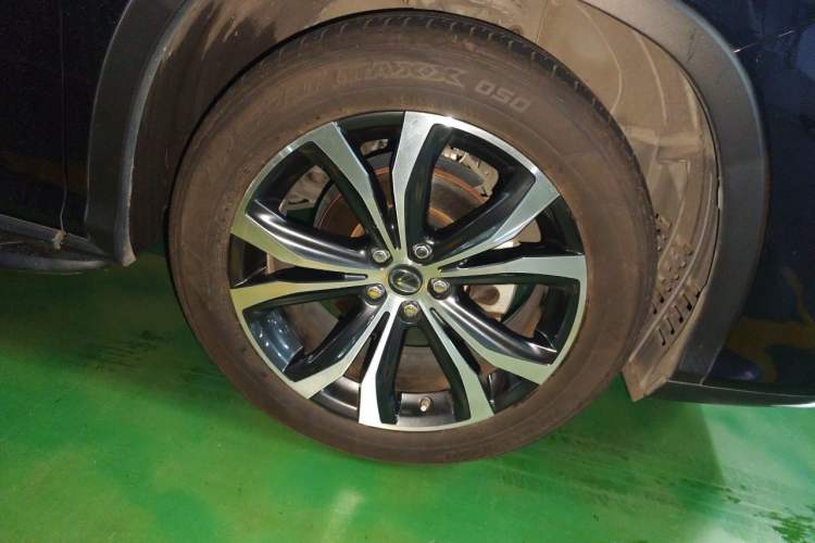 Used Lexus RX 2020 Facelifted 300 4x4 Elegant Edition Right Front Wheel Hub