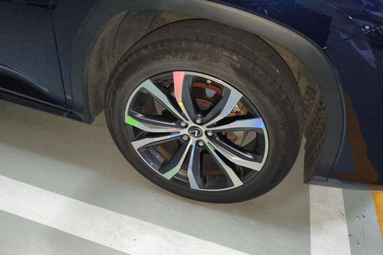 Used Lexus RX 2020 Facelifted 300 4x4 Elegant Edition Right Front Wheel Hub