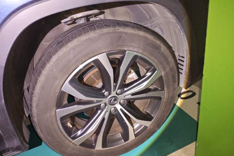 Used Lexus RX 2020 Facelifted 300 4x4 Elegant Edition Right Front Wheel Hub