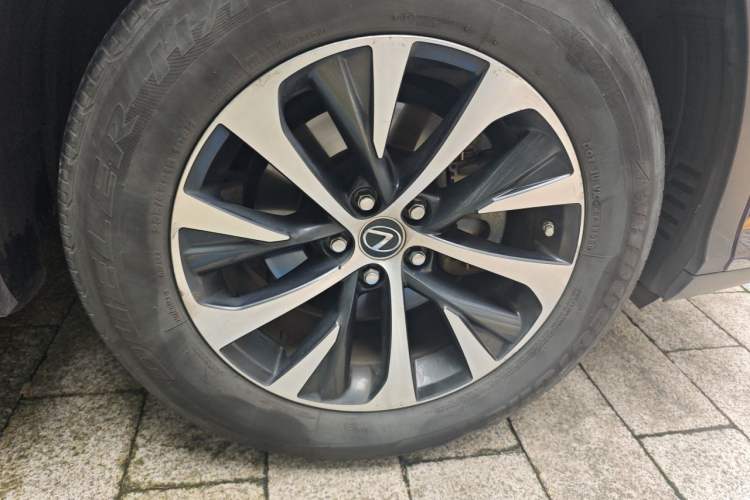Used Lexus RX 2020 Revised Version 300 Two-Wheel Drive Elite Edition Right Front Wheel Hub
