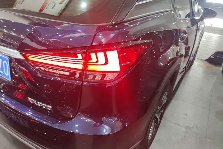 Used Lexus RX 2020 Revised Version 300 Two-Wheel Drive Elite Edition Right Rear Taillight