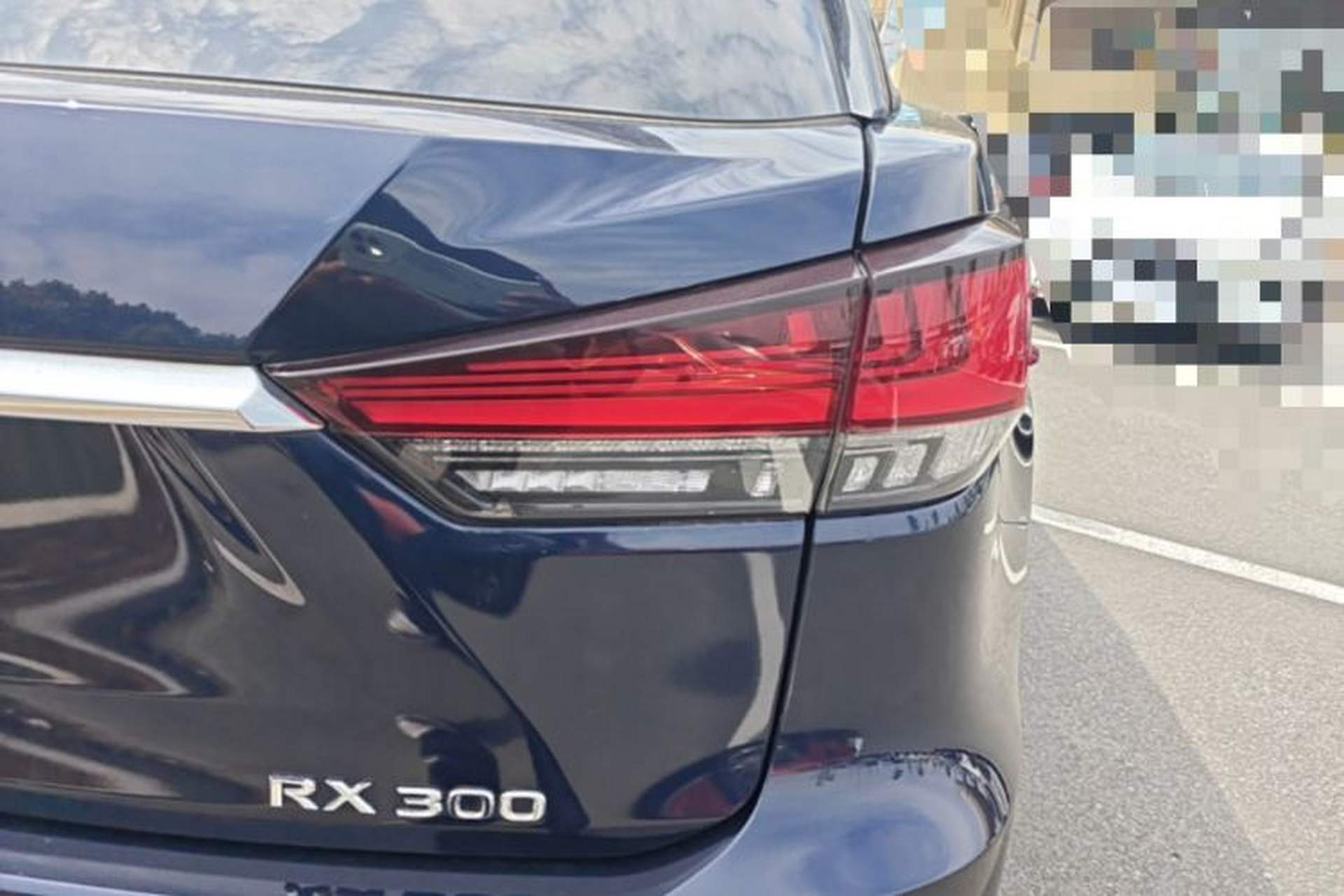 Used Lexus RX 2020 300 4x4 Elegant Edition China VI Right Rear Taillight