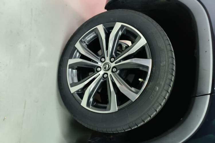 Used Lexus RX 2020 Facelifted 300 4x4 Elegant Edition Right Rear Wheel Hub
