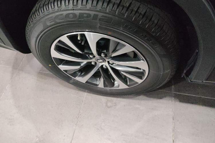 Used Lexus RX 2020 Revised Version 300 Two-Wheel Drive Elite Edition Right Rear Wheel Hub