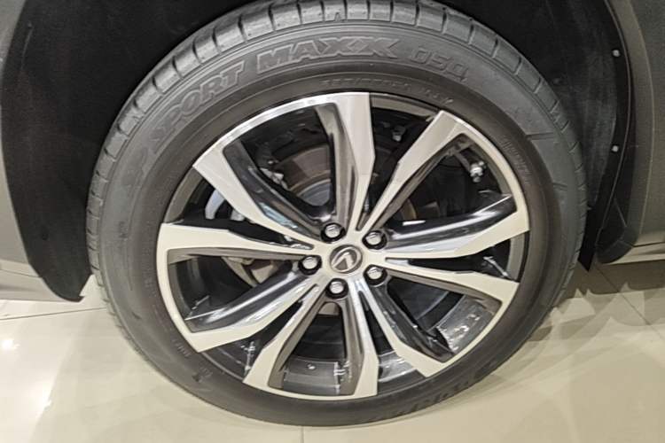 Used Lexus RX 2020 300 4x4 Elegant Edition China VI Right Rear Wheel Hub