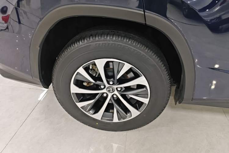 Used Lexus RX 2020 Revised Version 300 Two-Wheel Drive Elite Edition Right Rear Wheel Hub