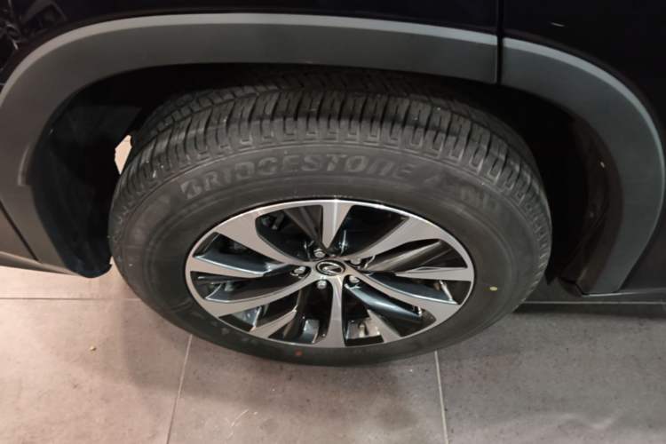Used Lexus RX 2020 Revised Version 300 Two-Wheel Drive Elite Edition Right Rear Wheel Hub