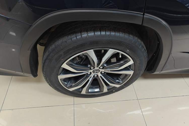 Used Lexus RX 2020 Facelifted 300 4x4 Elegant Edition Right Rear Wheel Hub