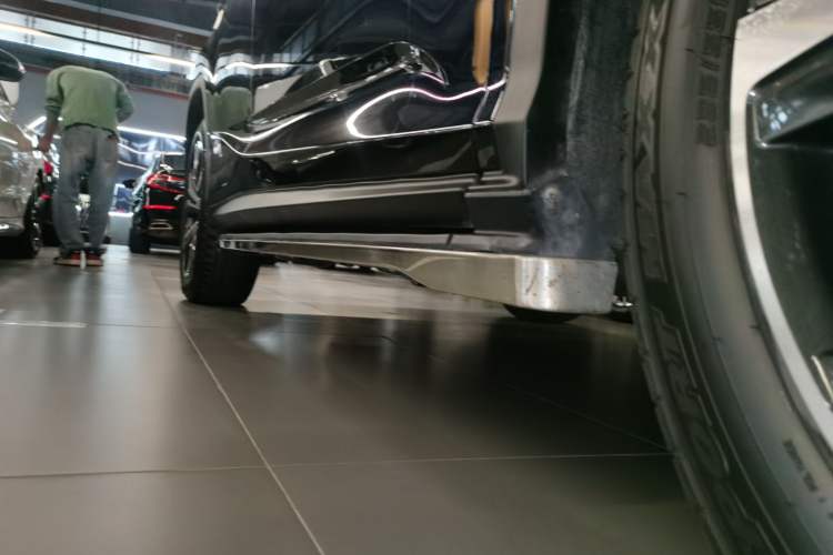 Used Lexus RX 2020 300 4x4 Elegant Edition China VI Right Side Sill