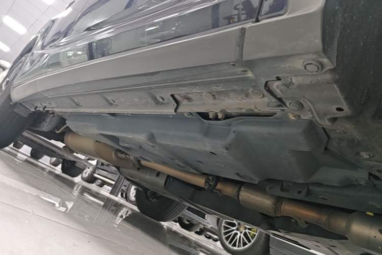 Used Lexus RX 2020 Revised Version 300 Two-Wheel Drive Elite Edition Right Side Sill