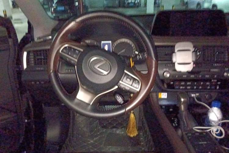 Used Lexus RX 2020 300 Two-Wheel Drive Comfort Edition China VI Standard Steering Wheel