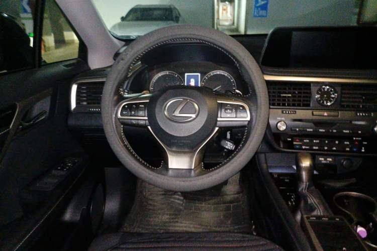 Used Lexus RX 2020 300 Two-Wheel Drive Elite Version China V Standard Steering Wheel