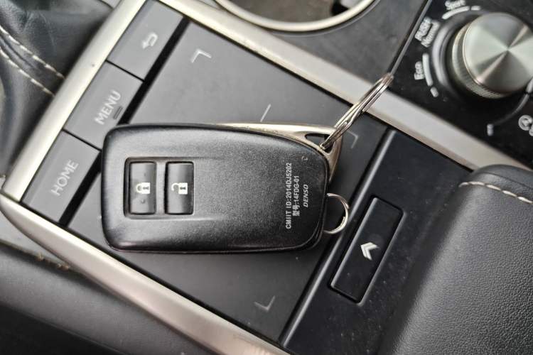 Used Lexus RX 2020 300 Two-Wheel Drive Elite Edition China VI Standard Vehicle Key