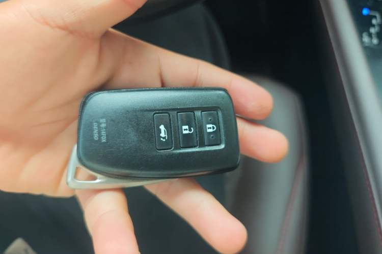 Used Lexus RX 2020 Facelifted 300 4x4 Elegant Edition Vehicle Key