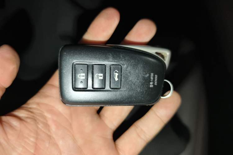 Used Lexus RX 2020 Facelifted 300 4x4 Elegant Edition Vehicle Key