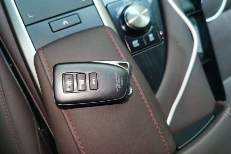 Used Lexus RX 2020 450hL Four-Wheel Drive Elegant 7-Seater China VI Standard Vehicle Key