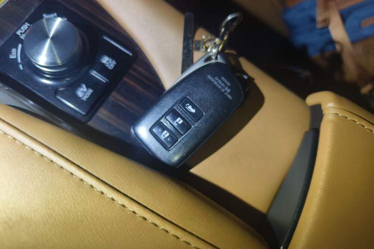 Used Lexus RX 2020 450hL Four-Wheel Drive Luxury Edition 6-Seater China VI Standard Vehicle Key