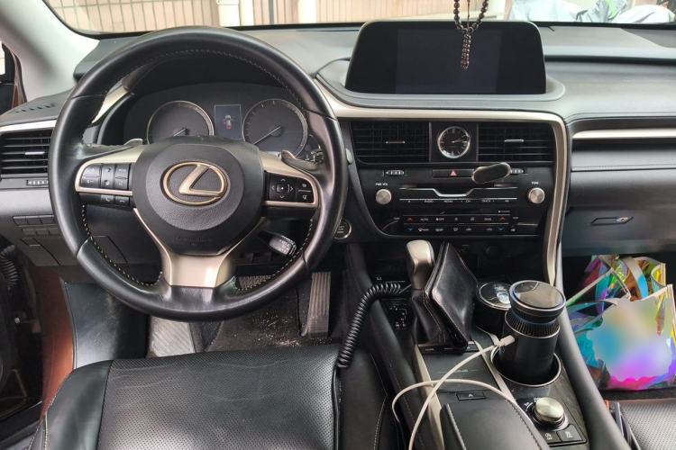 Used Lexus RX 2020 300 Two-Wheel Drive Elite Edition China VI Standard Center Console