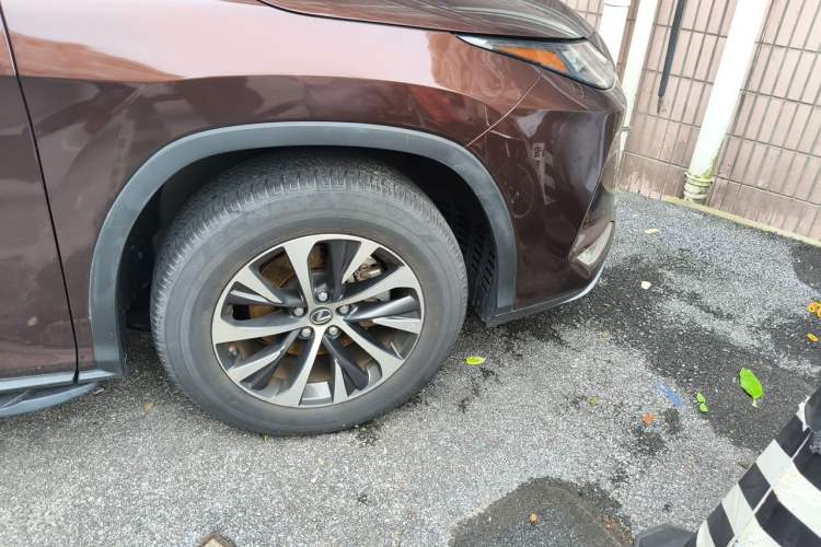 Used Lexus RX 2020 300 Two-Wheel Drive Elite Edition China VI Standard Right Front Wheel Hub