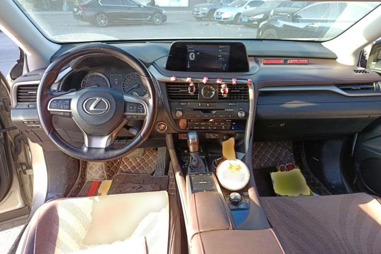 Used Lexus RX 2020 Facelifted 300 4x4 Elegant Edition Center Console
