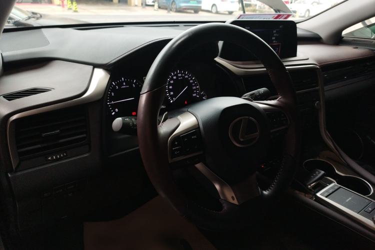 Used Lexus RX 2020 Facelifted 300 4x4 Elegant Edition Center Console