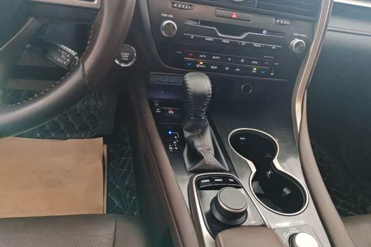 Used Lexus RX 2020 300 Two-Wheel Drive Elite Edition China VI Standard Gear Lever
