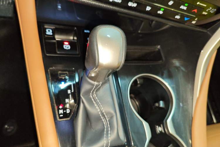 Used Lexus RX 2020 300 Two-Wheel Drive Comfort Edition China VI Standard Gear Lever