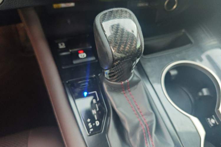 Used Lexus RX 2020 450hL Four-Wheel Drive Elegant 7-Seater China VI Standard Gear Lever